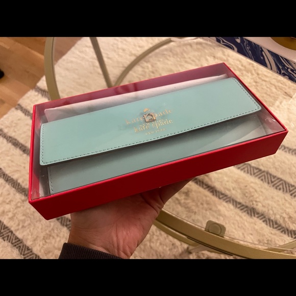 Brand New in Box Kate Spade Wallet - Picture 2 of 7